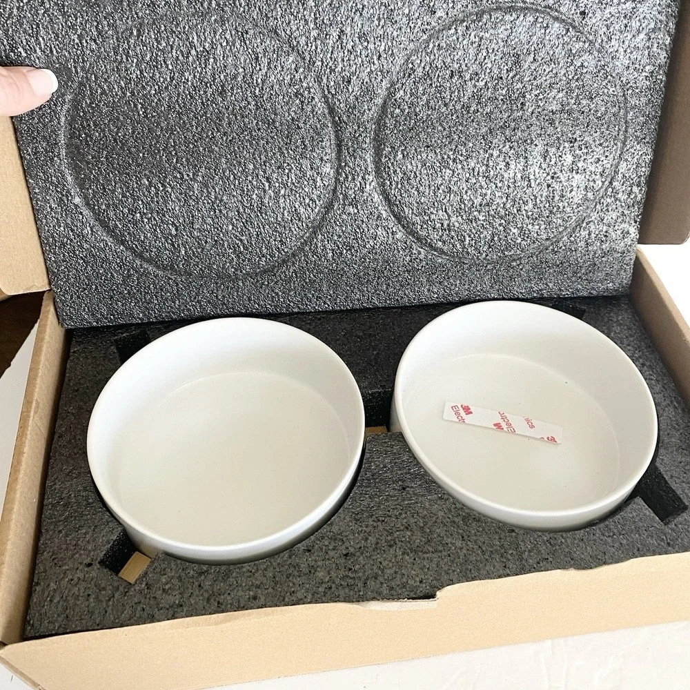 SPUNKYJUNKY White Ceramic Dog Cat Bowl with Wood Stand Small Dogs 13.5oz New‎
